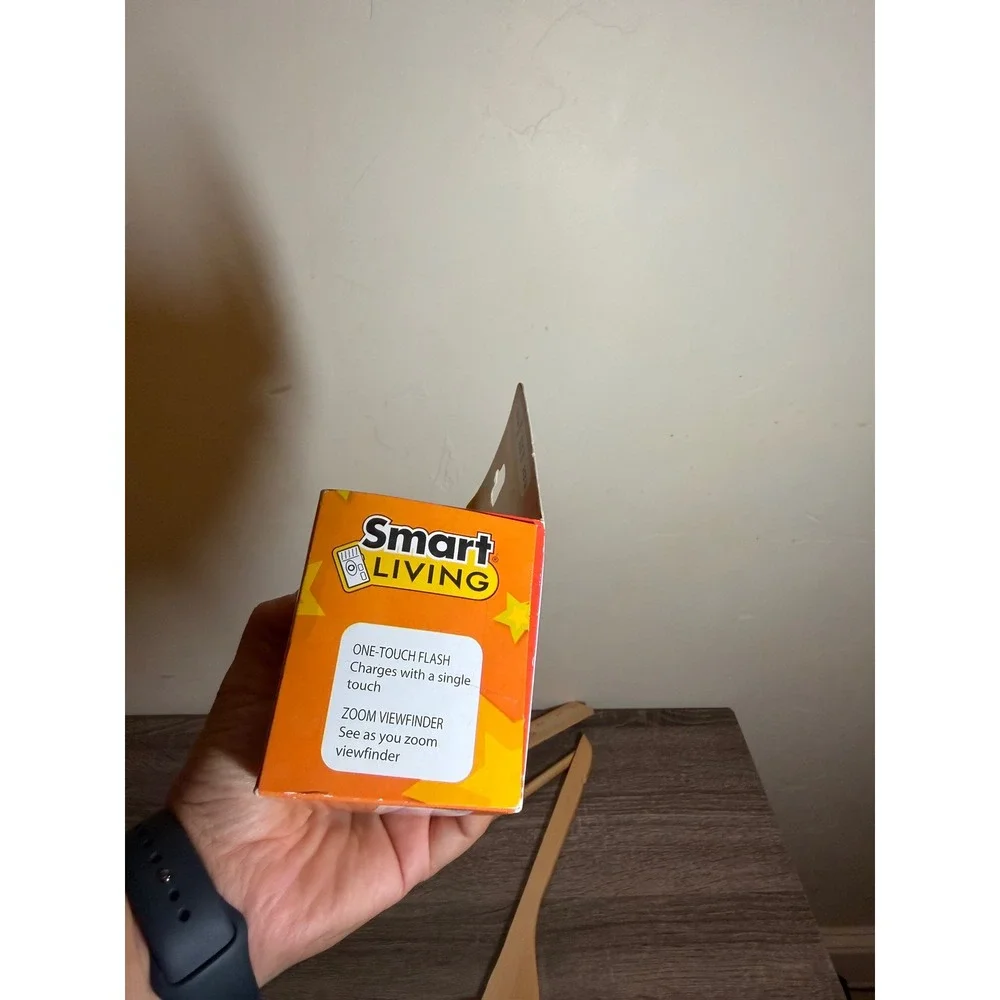 Smart Living Disposable Camera 2x Twist Zoom Flash 35mm ISO 800 27 Exp